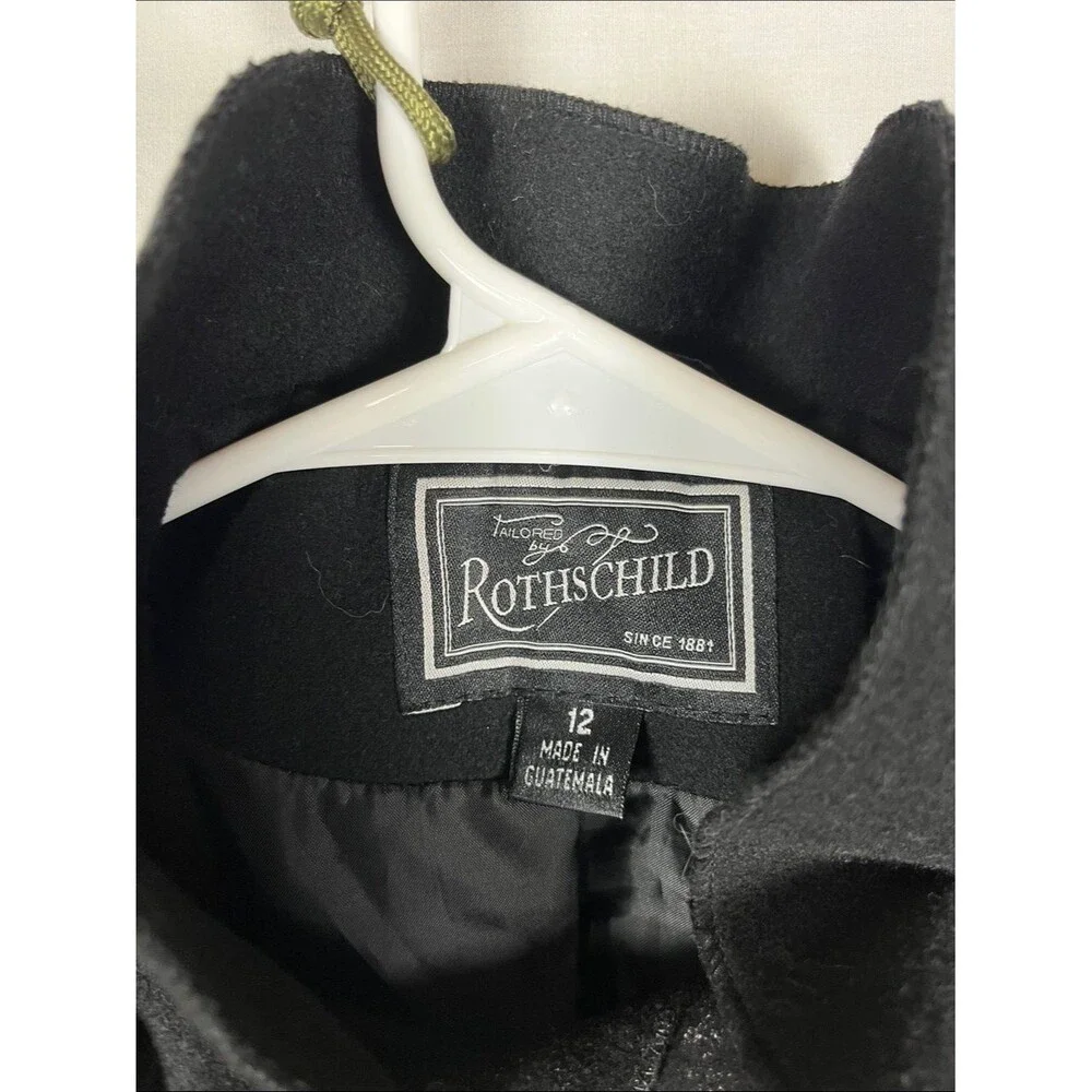 Rothschild black button
